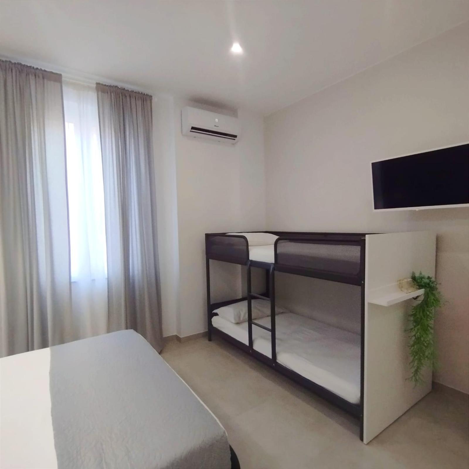 Agatha Modern Elegant Rooms SantʼAgata di Militello Exterior foto