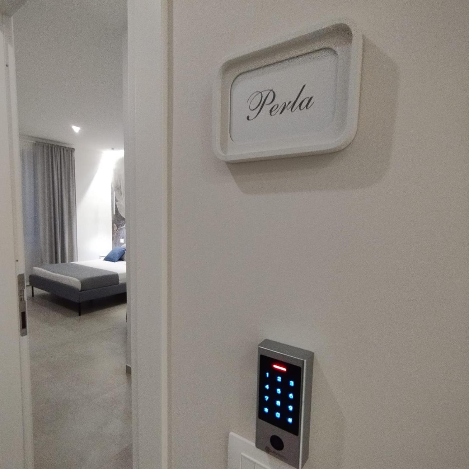 Agatha Modern Elegant Rooms SantʼAgata di Militello Exterior foto